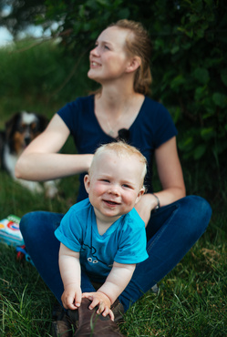 Humana Familie Caro und Flynn Menke